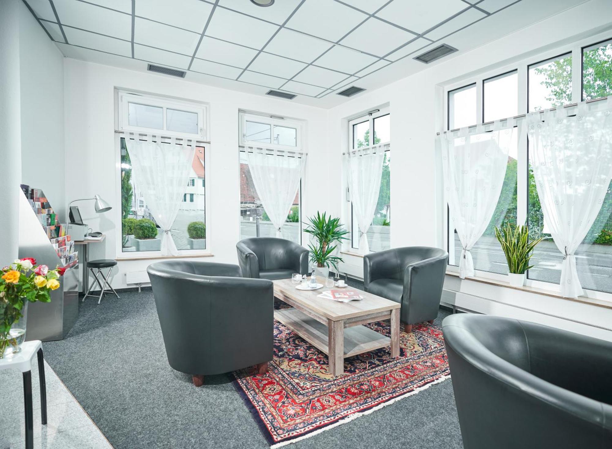 Business Hotel 3*